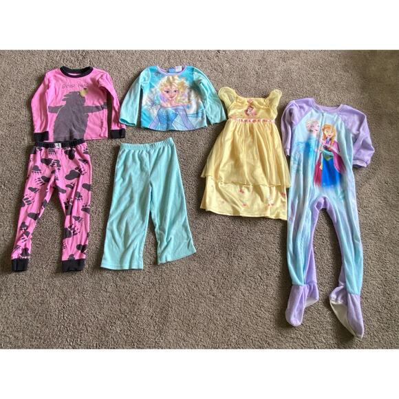 Bundle of 14 Girls Pajamas/Sleepers/Nightgowns-  Size 18m-5t - Picture 9 of 16